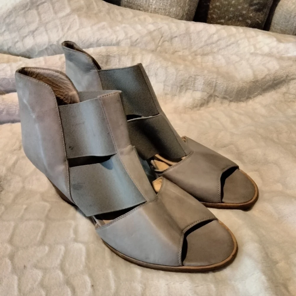 Amalfi by Rangoni Made in Italy Women's Heels